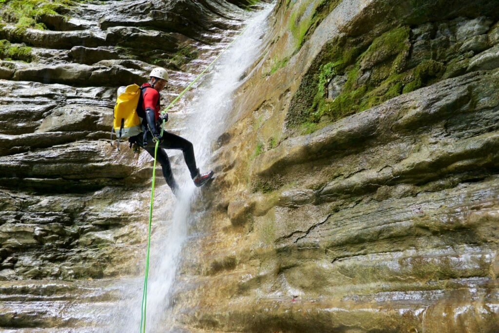 Wat is canyoning?
