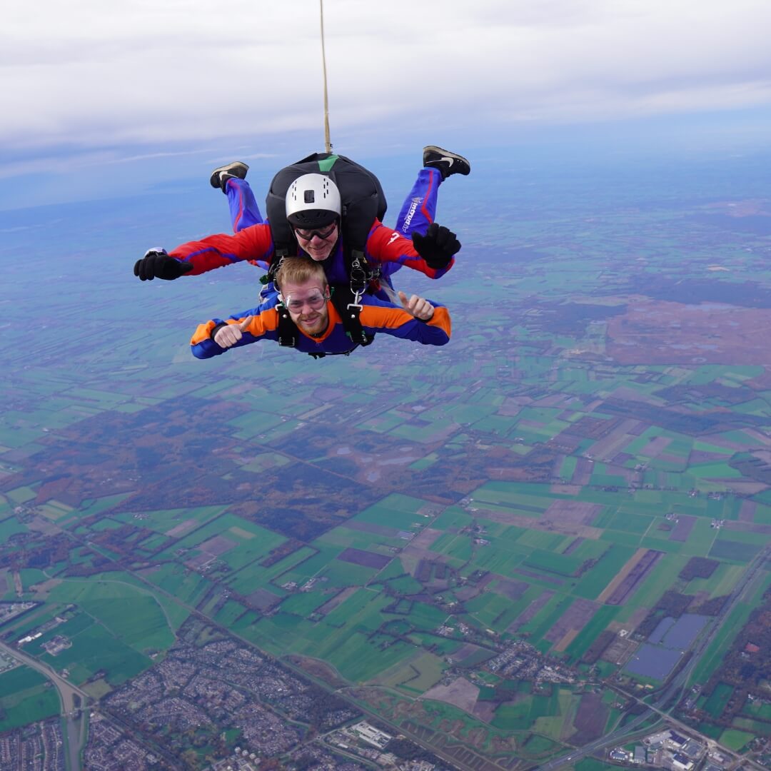 Hoe is het om een parachutesprong te maken: mijn ervaring