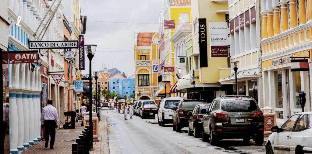 Ga ik op Curaçao een auto huren of een auto kopen?